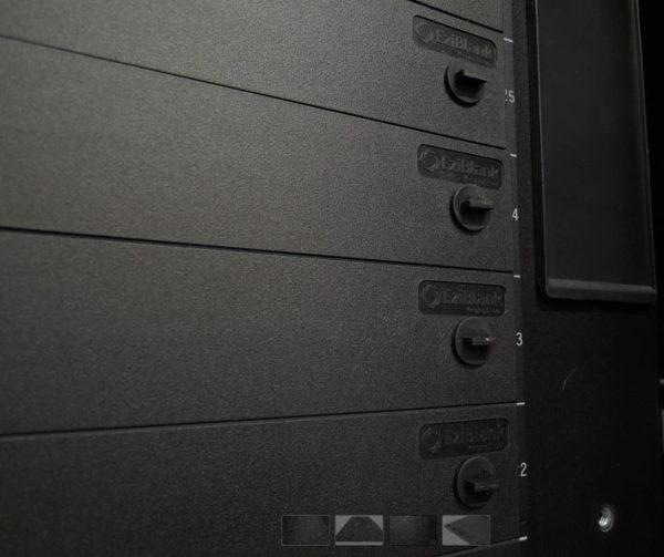 EziBlank Universal Mount server blanking panel black